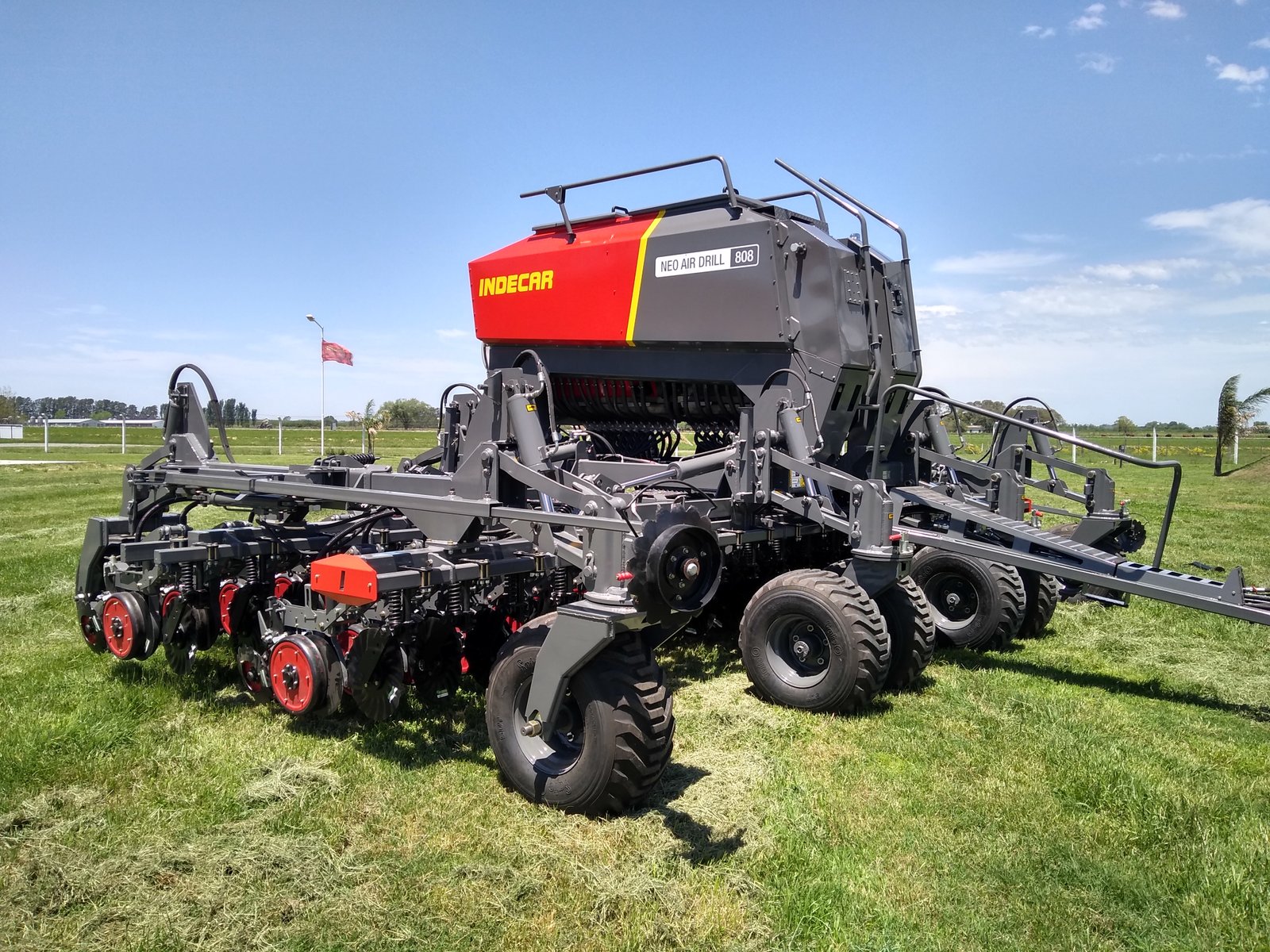 NEO Sembradora Air Drill Para Pasturas, granos finos y gruesos