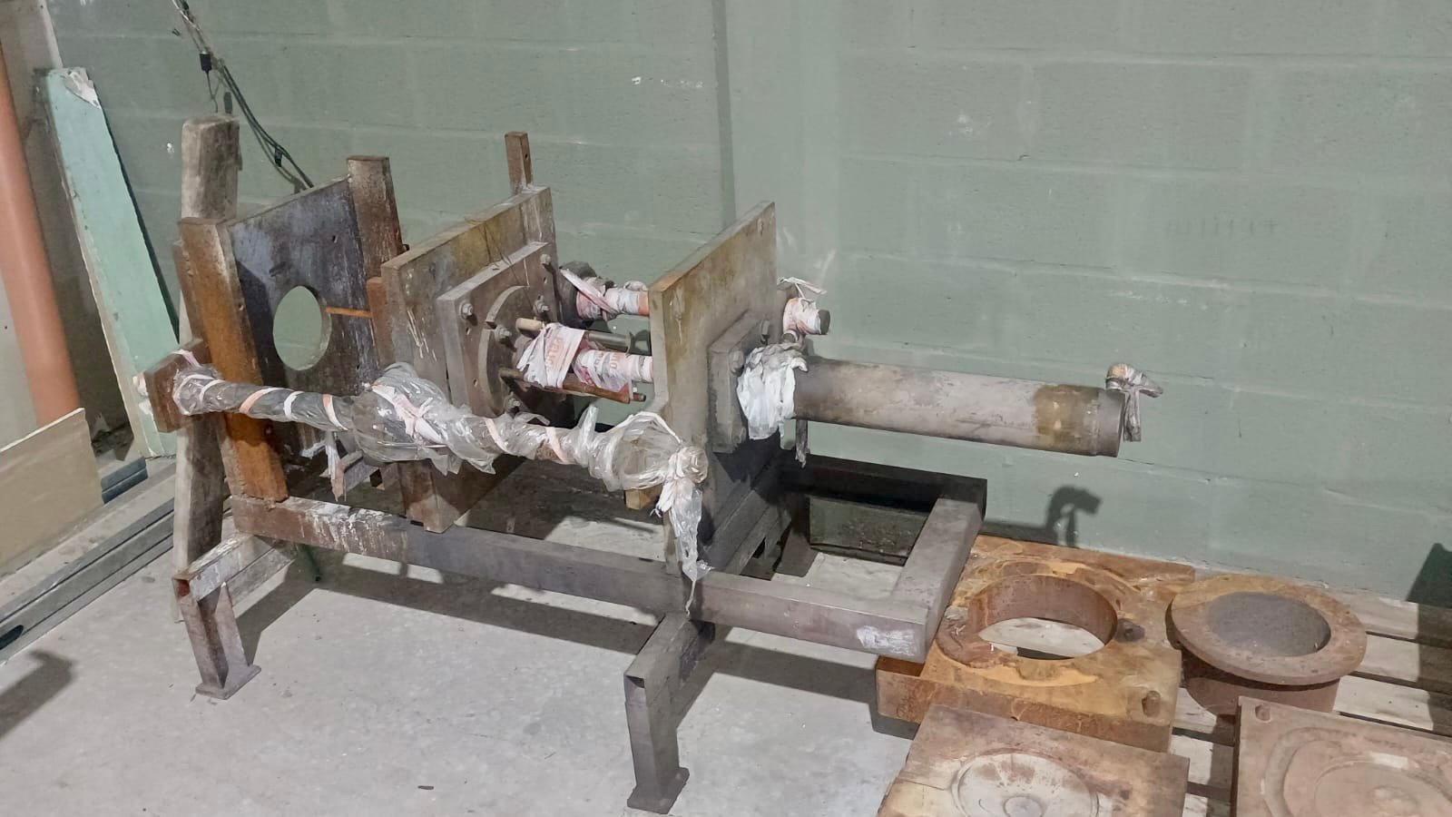 Matrices para ollas y prensa industrial